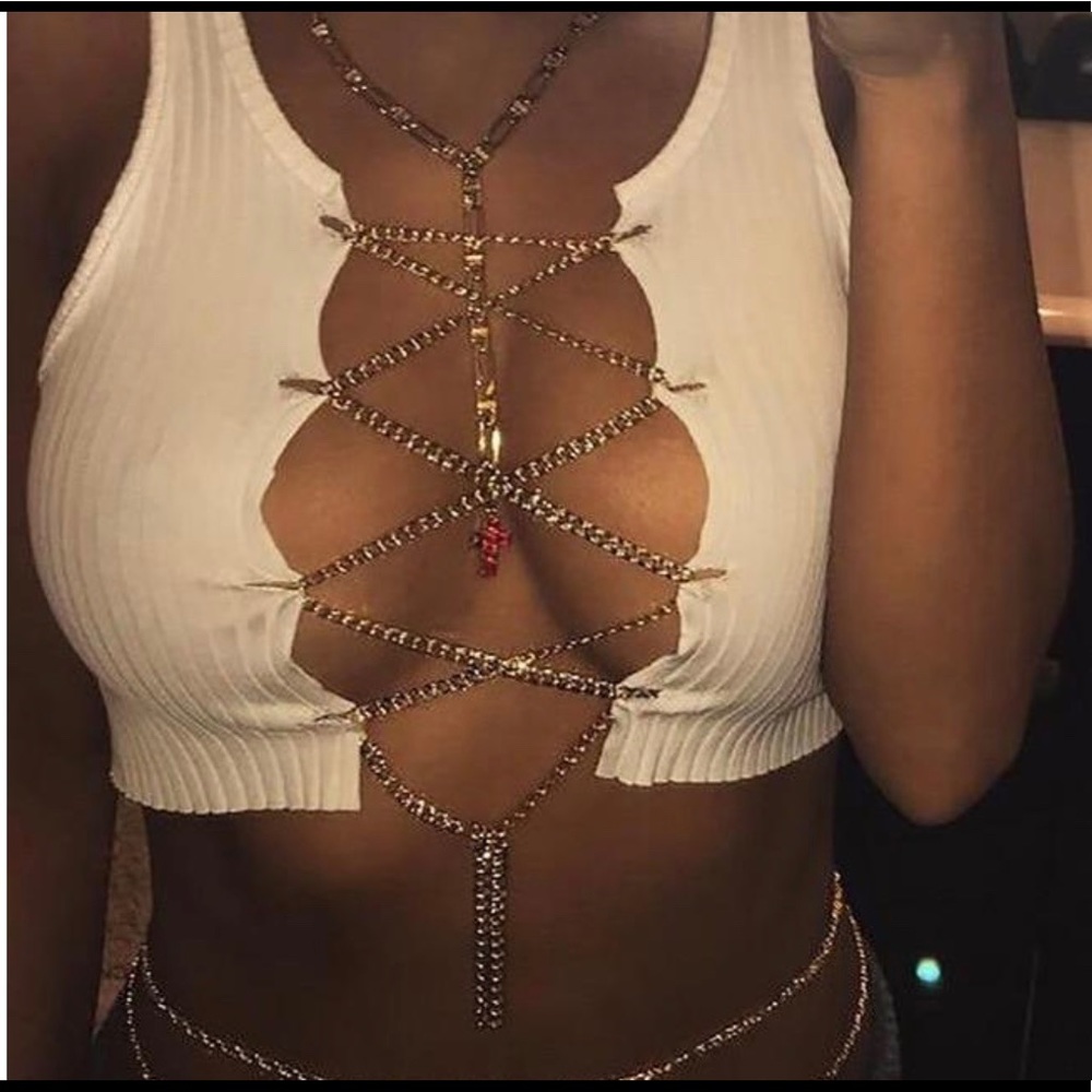 ❤️ NWT Chain split crop top